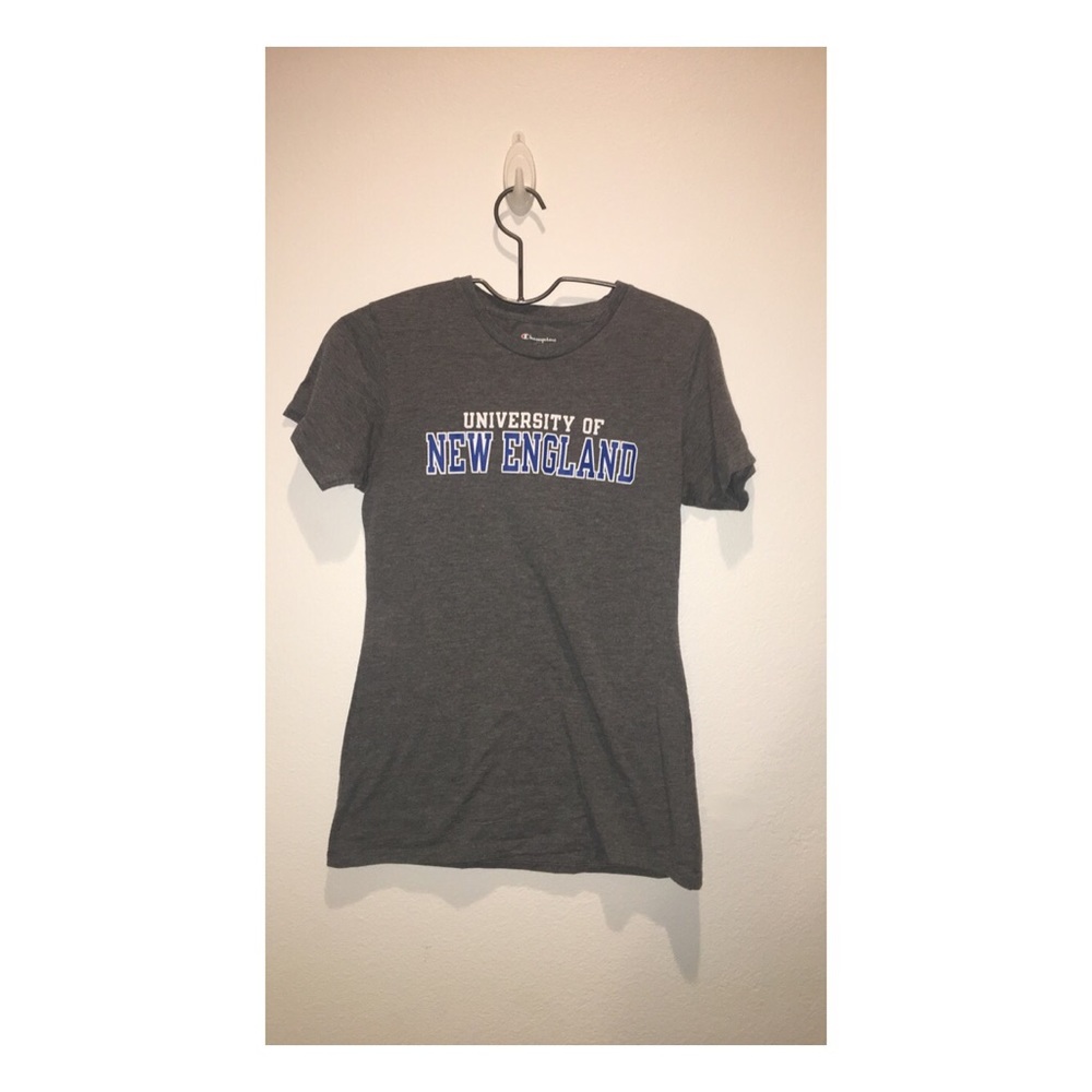 (3/$10 🌸✨) University of New England Tee